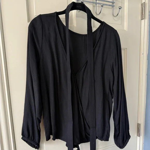 Vetta Capsule Gathered Sleeve Wrap Top Black - Picture 6 of 9